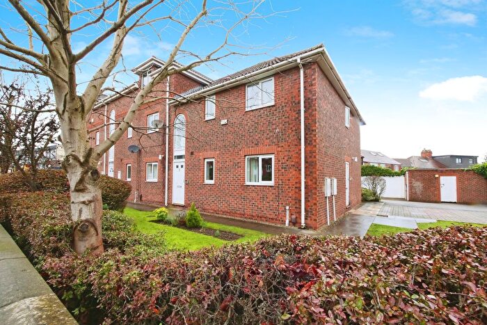 2 Bedroom Flat For Sale In Millfield Avenue, York, YO10