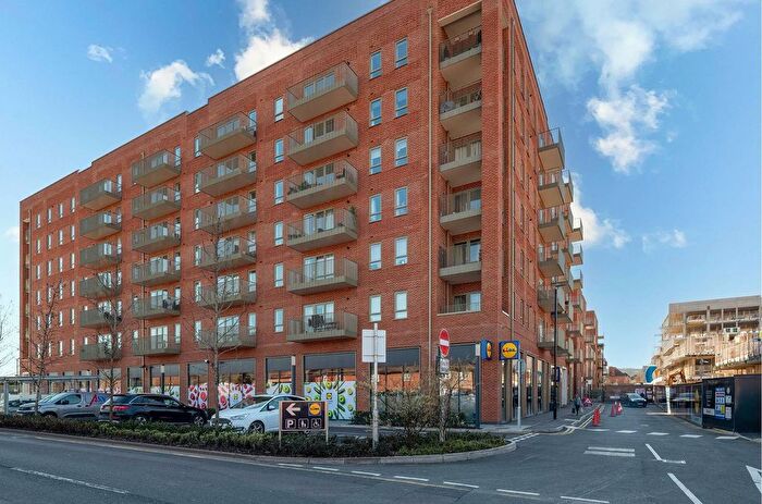 1 Bedroom Flat For Sale In South Oxhey Central, Watford, WD19