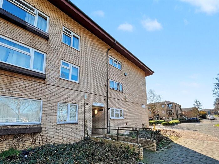 1 Bedroom Flat To Rent In Conniburrow Boulevard, Conniburrow, Milton Keynes, MK14
