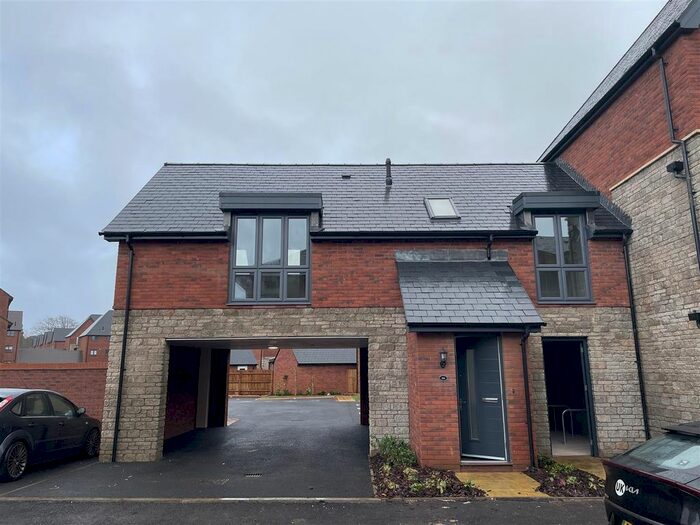 2 Bedroom Flat To Rent In Tanner Close, Frenchay, Bristol, BS16