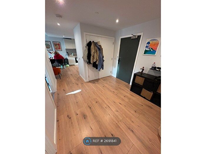 2 Bedroom Flat To Rent In Evelyn Street, London, SE8