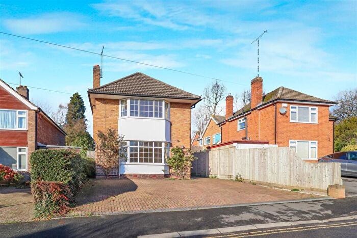 3 Bedroom Detached House For Sale In Mercia Avenue, Kenilworth, CV8