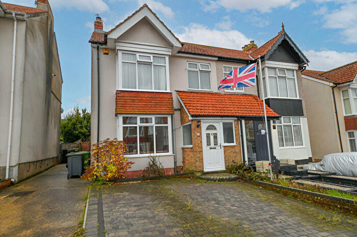 4 Bedroom Semi-Detached House For Sale In HIllside Avenue, Widley, PO7