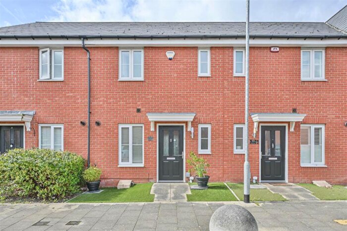 2 Bedroom Terraced House For Sale In Little Highwood Way, Brentwood, CM14