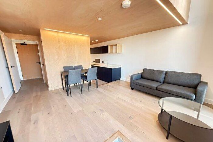 2 Bedroom Flat To Rent In Spinners Way, Manchester, M15