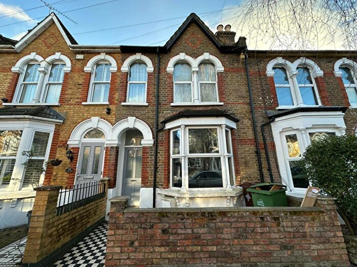 3 Bedroom Terraced House To Rent In Glenthorne Road, E17