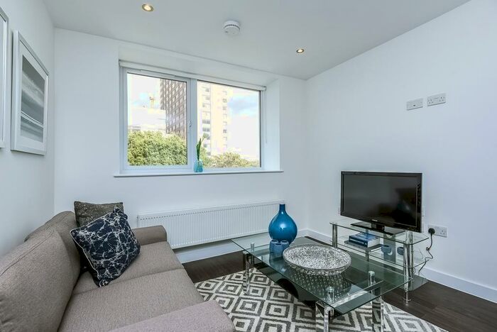 2 Bedroom Flat To Rent In Wellesley Road, Sutton, Surrey, SM2