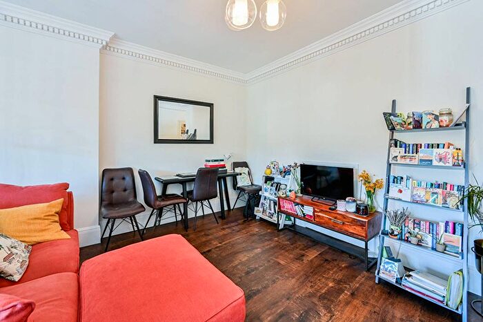 Studio To Rent In Quarry Street, Guildford, GU1