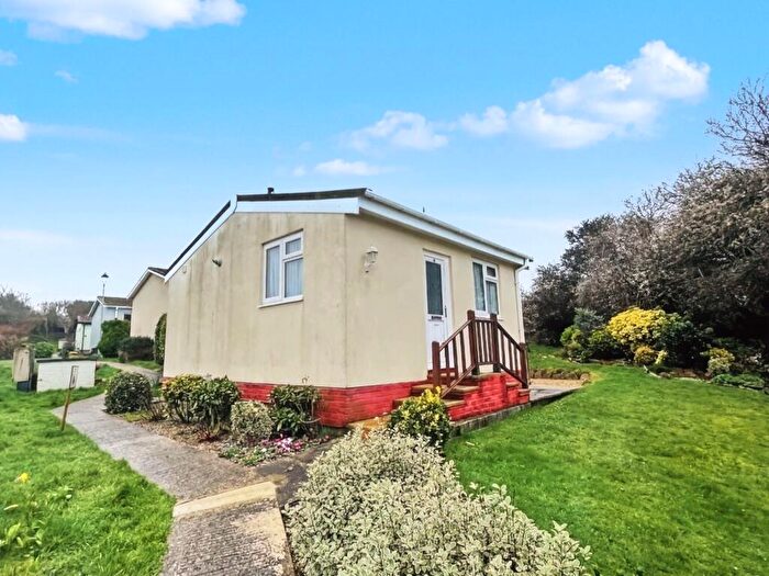 1 Bedroom Park Home For Sale In Tudor Rose Park, South Coast Road, Peacehaven, BN10