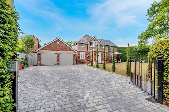 4 Bedroom Detached House For Sale In Pemberton Grove, Bawtry, Doncaster, South Yorkshire, DN10