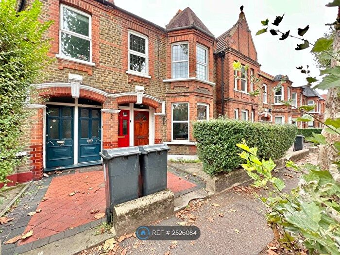 2 Bedroom Flat To Rent In Edward Road, Walthamstow, E17