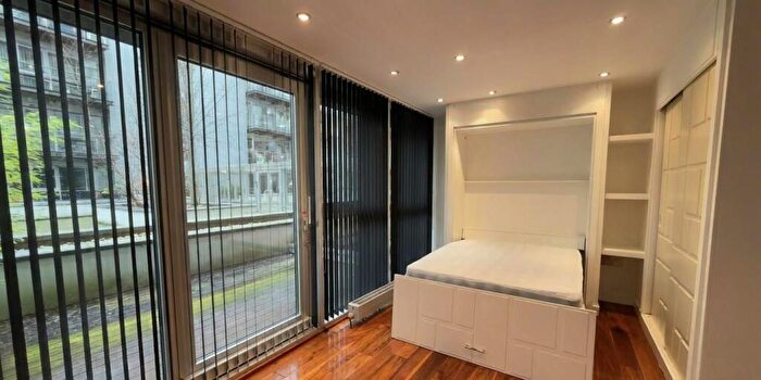 1 Bedroom Apartment To Rent In Clowes Street, Salford, M3