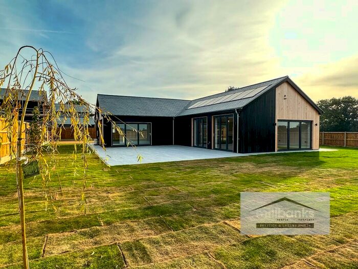 3 Bedroom Detached Bungalow For Sale In Hingham Road, Great Ellingham, NR17