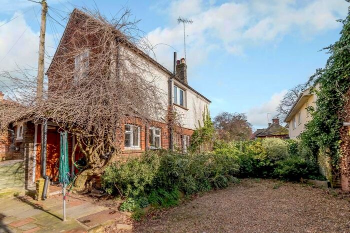 2 Bedroom Property To Rent In Uxbridge Road, Rickmansworth, WD3