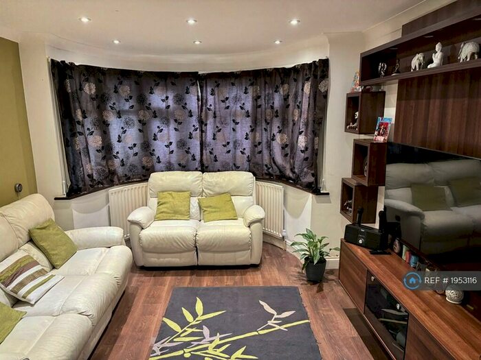 3 Bedroom End Of Terrace House To Rent In Kings Road, Harrow, HA2