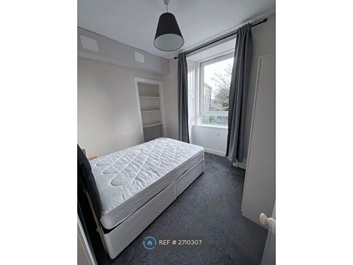 2 Bedroom Flat To Rent In Pirrie Street, Edinburgh, EH6