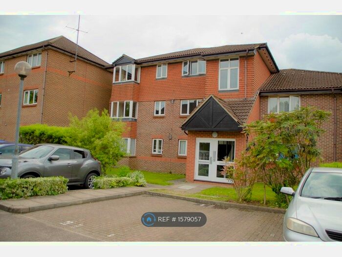 1 Bedroom Flat To Rent In York Place, Camberley, GU15