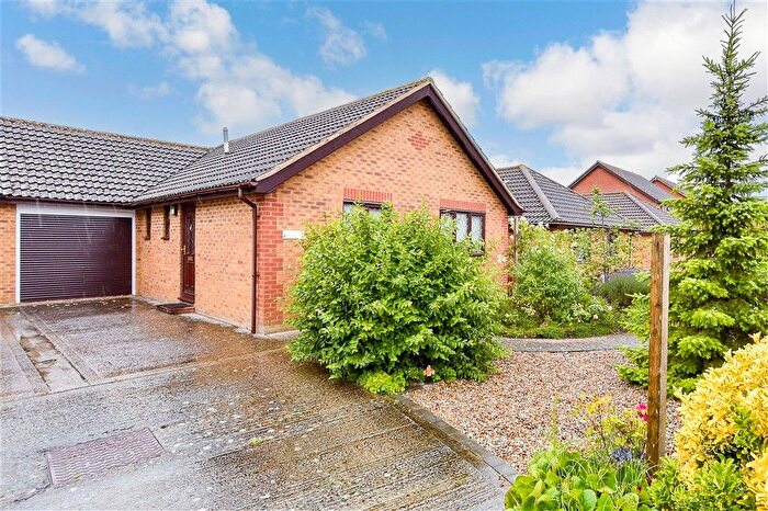 3 Bedroom Detached Bungalow For Sale In Megan Close, Lydd, Kent, TN29
