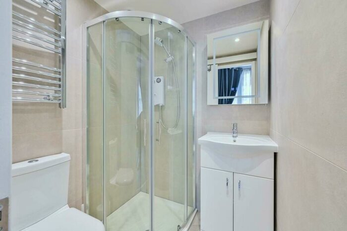 Studio To Rent In Arthur Road, Islington, London, N7