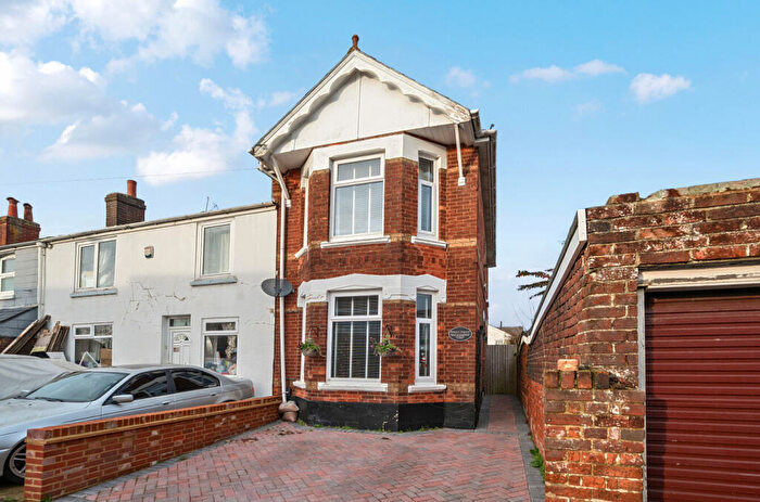 2 Bedroom End Of Terrace House To Rent In Elgin Road, Southampton, Hampshire, SO15