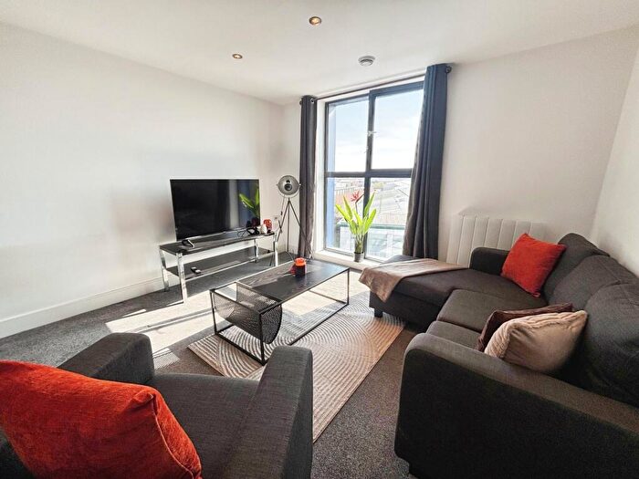 1 Bedroom Flat To Rent In Indigoblu, Crown Point Road, Leeds, Yorkshire, LS10