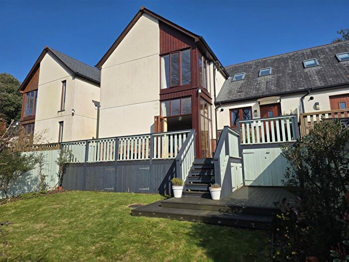 4 Bedroom Semi-Detached House For Sale In Manaton Drive, Launceston, PL15
