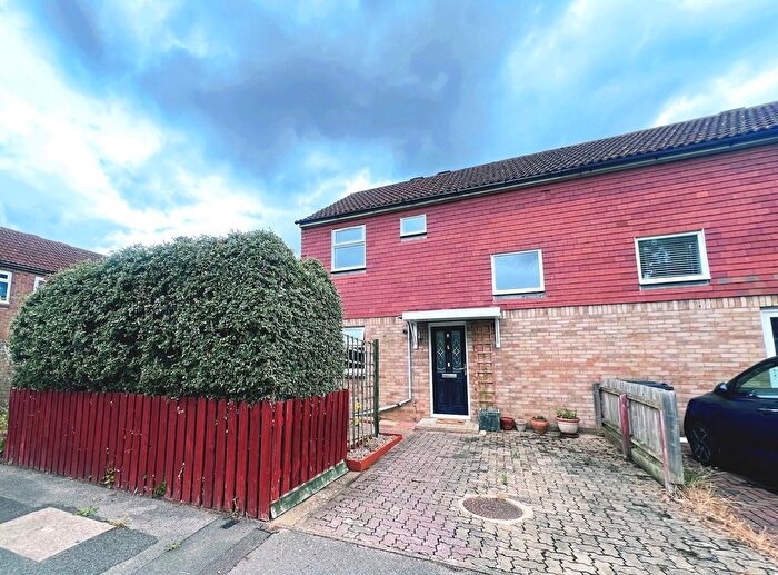 3 Bedroom Property To Rent In Stone Gardens, Bournemouth, BH8