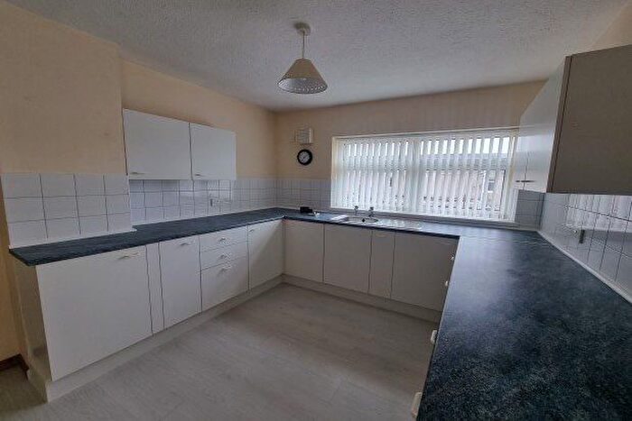 3 Bedroom Flat To Rent In New Dock Road, Llanelli, SA15