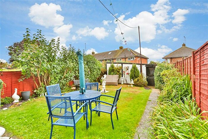 3 Bedroom Semi Detached House For Sale In Northumberland Avenue, Rainham, Gillingham, Kent, ME8