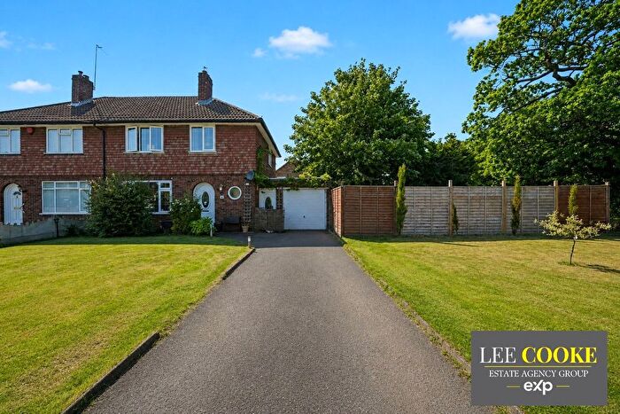 3 Bedroom Semi Detached House For Sale In Lingfield Avenue, Fordhouses, Wolverhampton, WV10
