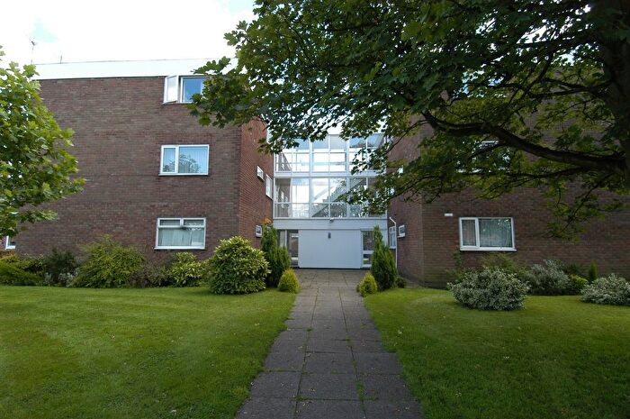 2 Bedroom Flat To Rent In Green Lane, Heaton Norris, Stockport, SK4