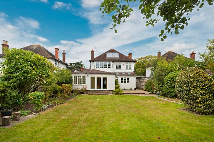 4 Bedroom Detached House To Rent In Garrick Close, Hersham, Walton-On-Thames, Surrey, KT12