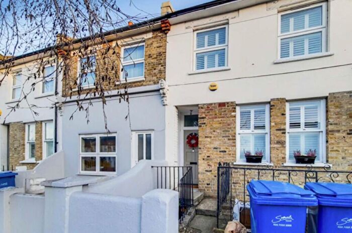 1 Bedroom Flat To Rent In Hindmans Road, East Dulwich, SE22