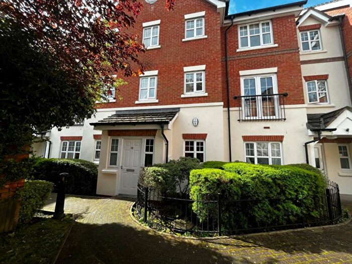 2 Bedroom Flat To Rent In Lordswood Road, Birmingham, B17