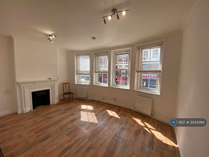 3 Bedroom Flat To Rent In Green Lanes, London, N4