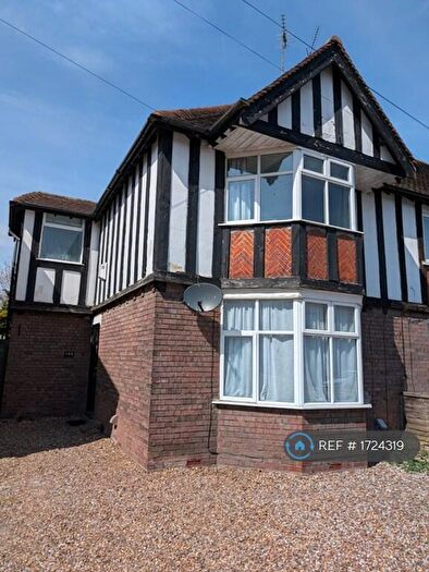2 Bedroom Semi-Detached House To Rent In Gardenia Avenue, Luton, LU3
