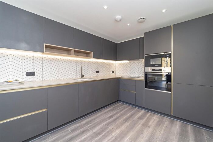 2 Bedroom Flat To Rent In Rothesay House, Glenthorne Road, London, W6