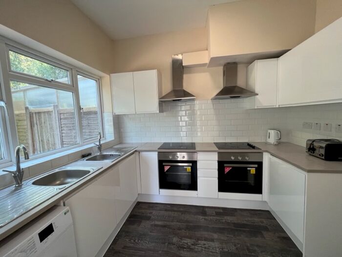 1 Bedroom Property To Rent In St. Stephens Road, Hounslow, TW3