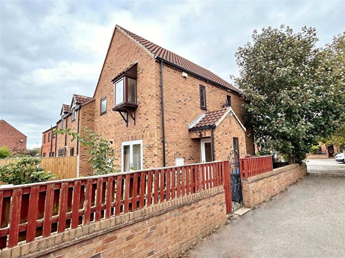 1 Bedroom End Of Terrace House For Sale In Summerfield Drive, Brotherton, Knottingley, WF11
