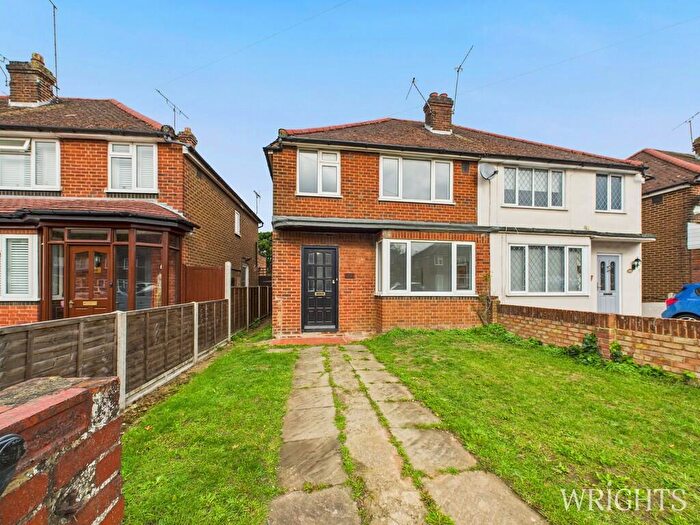 3 Bedroom Semi-Detached House To Rent In Crawford Road, Hatfield, AL10