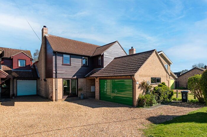 4 Bedroom Property For Sale In Newington, Willingham, CB24