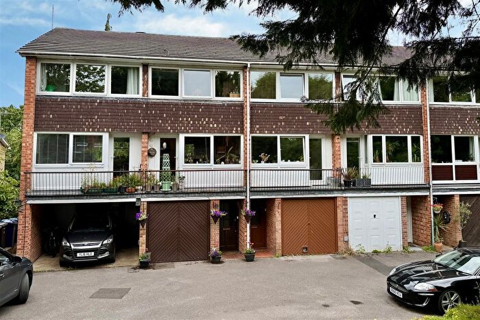 3 Bedroom Terraced House For Sale In Ballfield Road, Godalming, GU7