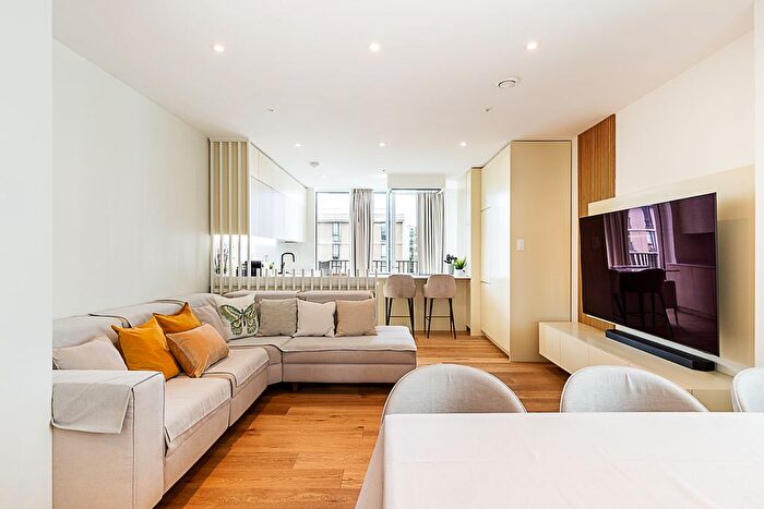 3 Bedroom Flat To Rent In Aurelia House, Sunrise Close, London, E20