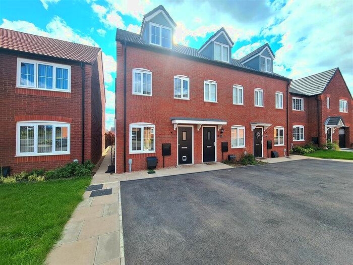 3 Bedroom End Terrace House To Rent In Galba Avenue, Eaton Place, Off Higham Lane, Nuneaton, CV11