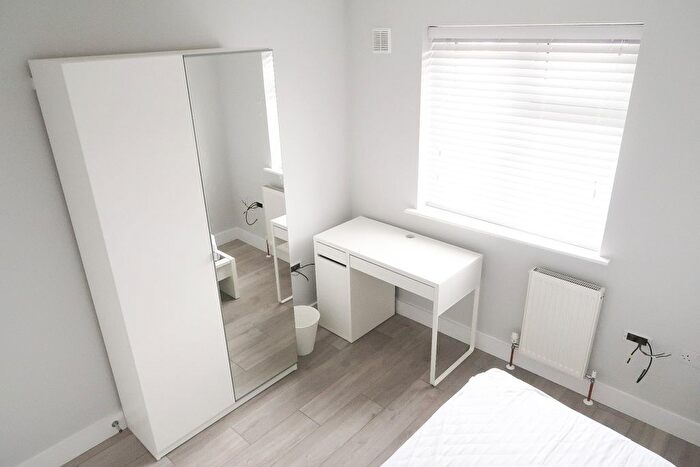 1 Bedroom Flat To Rent In Millwards, Hatfield, AL10