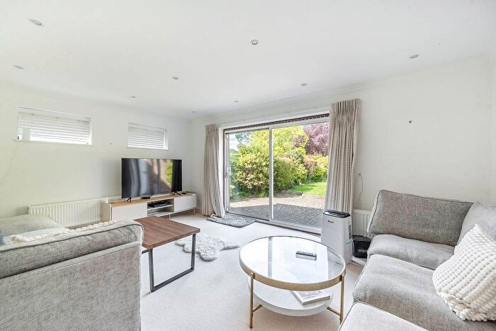 4 Bedroom Detached House To Rent In Uxbridge Road, Pinner, HA5