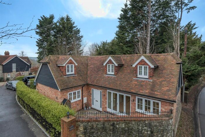 3 Bedroom Detached House For Sale In Lower Road, West Farleigh, Maidstone, ME15