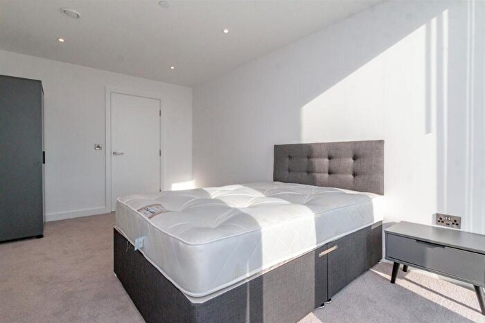 1 Bedroom Apartment To Rent In Deansgate Square, Manchester, M15