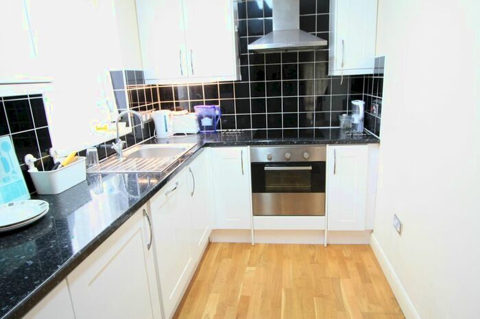 2 Bedroom Flat To Rent In Eaton Road, Sutton, SM2