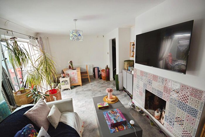3 Bedroom Terraced House For Sale In Briardale, Stevenage, SG1